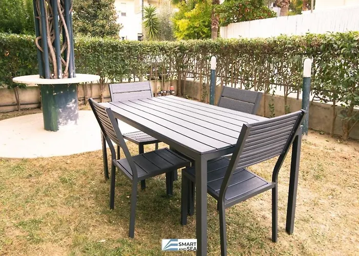 Smart And Sea Gardens Апартаменты *