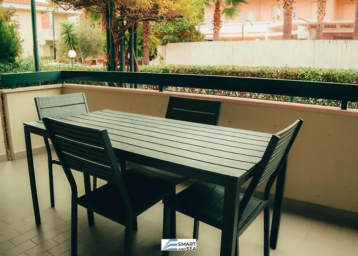 Апартаменты Smart And Sea Gardens Торторето