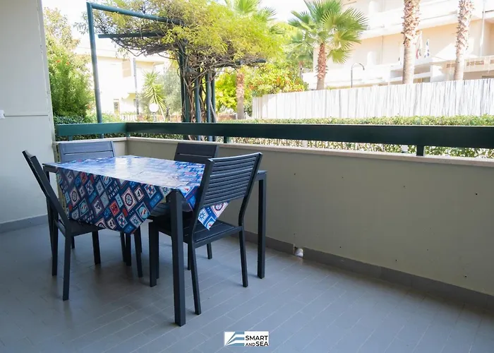 Smart And Sea Gardens Апартаменты *